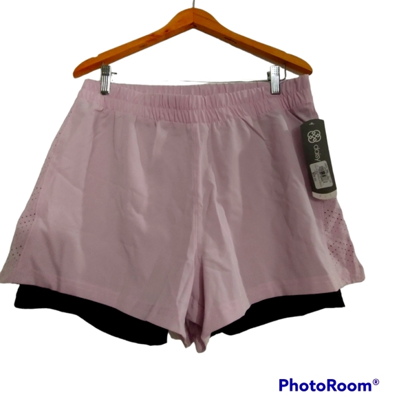 Active Shorts by Daisy Fuentes - Picture 1 of 3